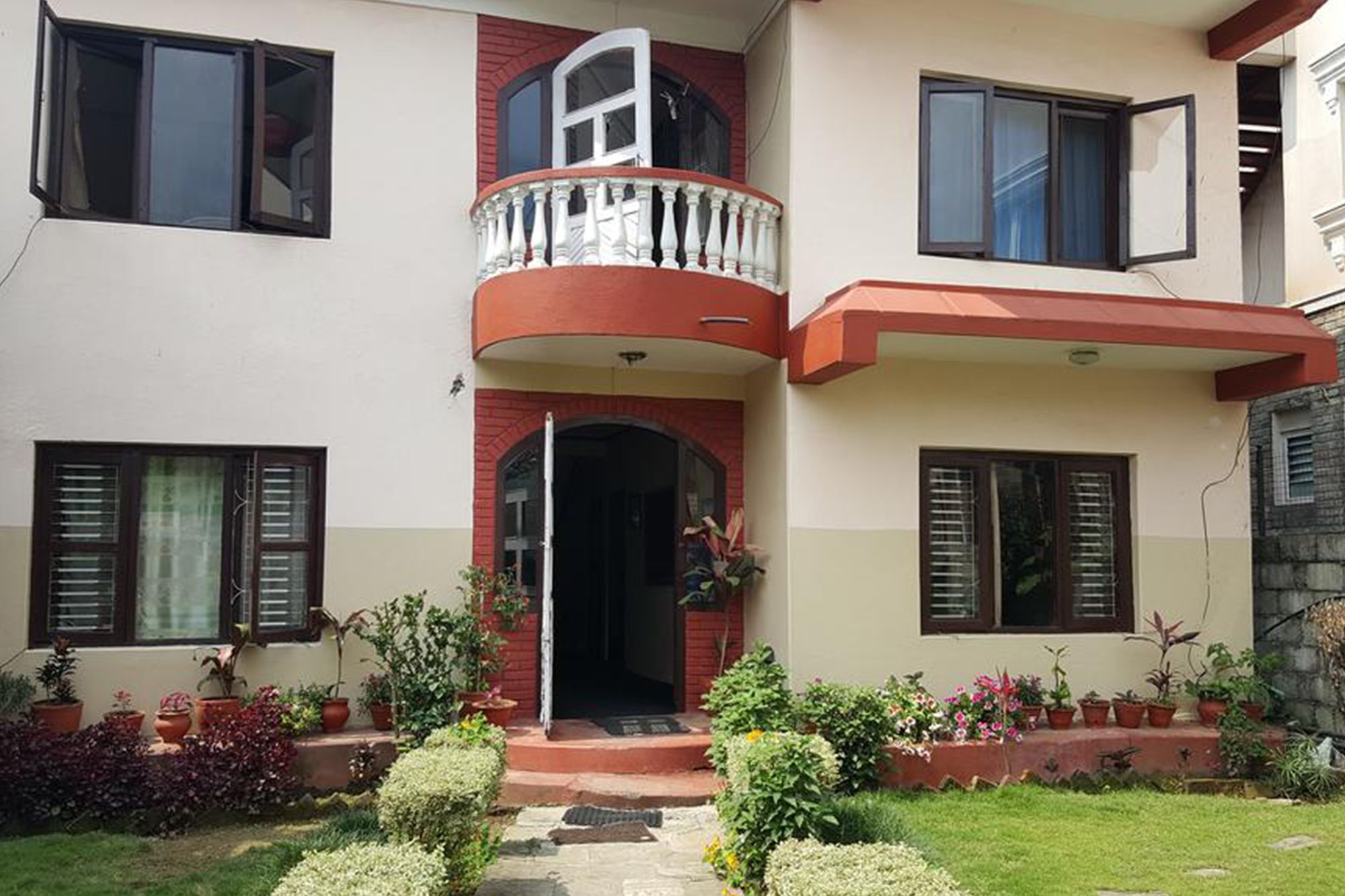 פוקהרה Nepali Cottage Guest House מראה חיצוני תמונה